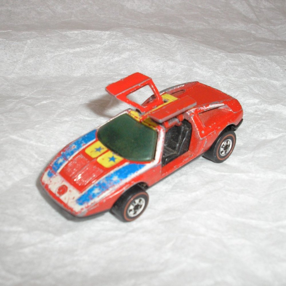 Hot Wheels Redline Mercedes Benz C-111 Red HK (1974) - Picture 9 of 10